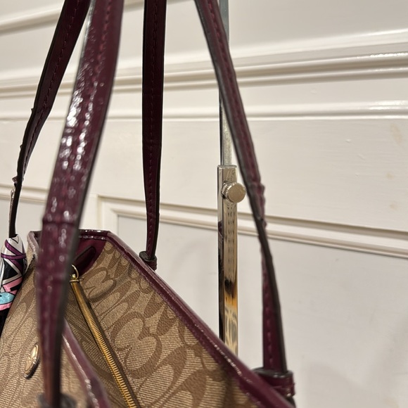 Coach Bag Large Brown Signature Leather Purple Patent Leather Trimmed Tote - Picture 17 of 17